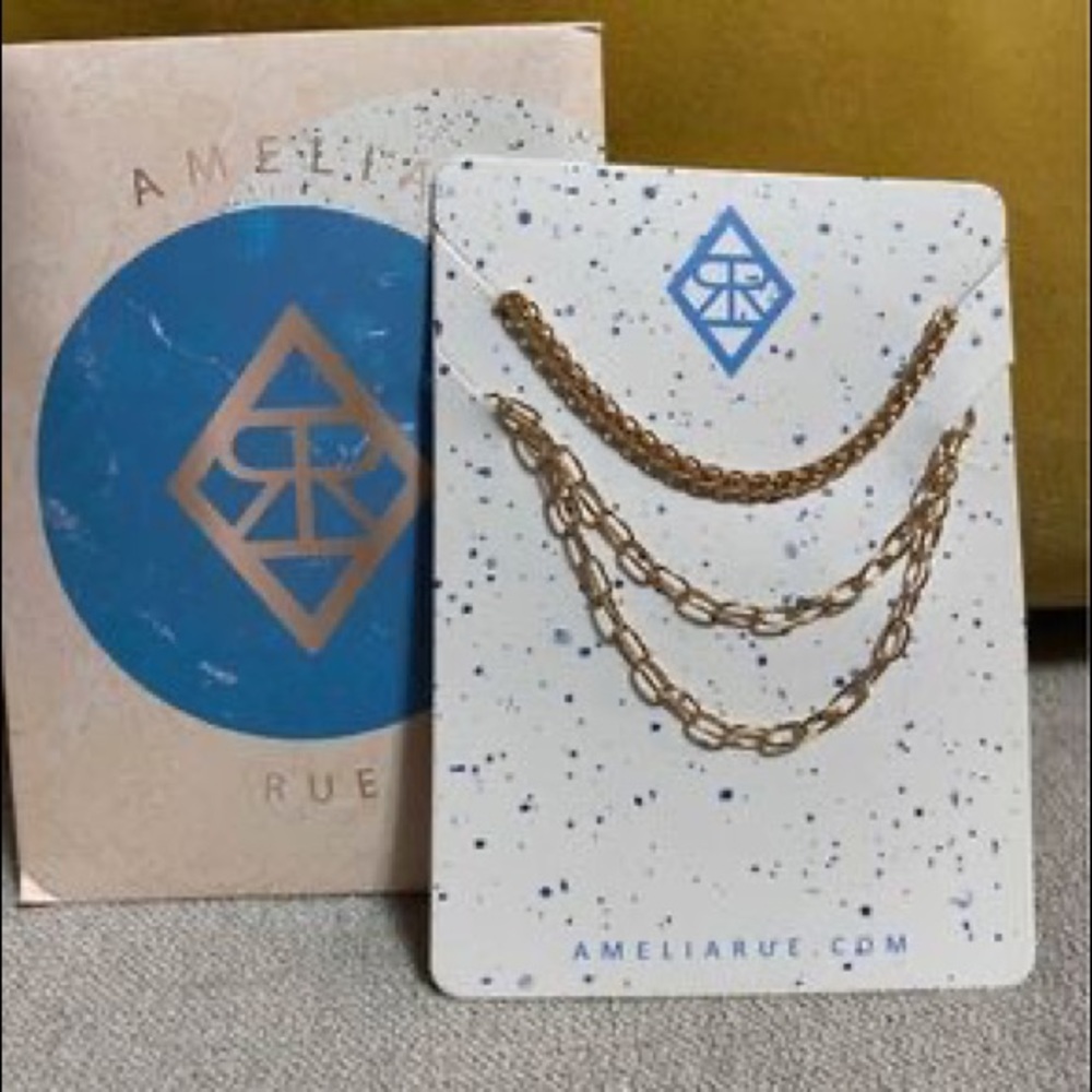 NEW Amelia Rue Necklace Set